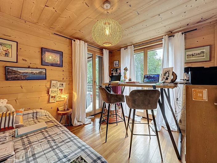 Image No.9-5 Bed House for sale