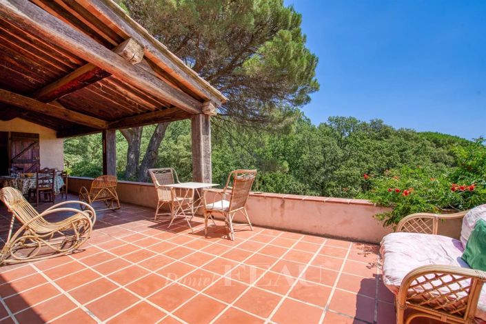 Image No.9-6 Bed House for sale