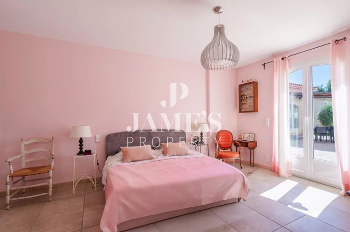 Image No.12-4 Bed House for sale