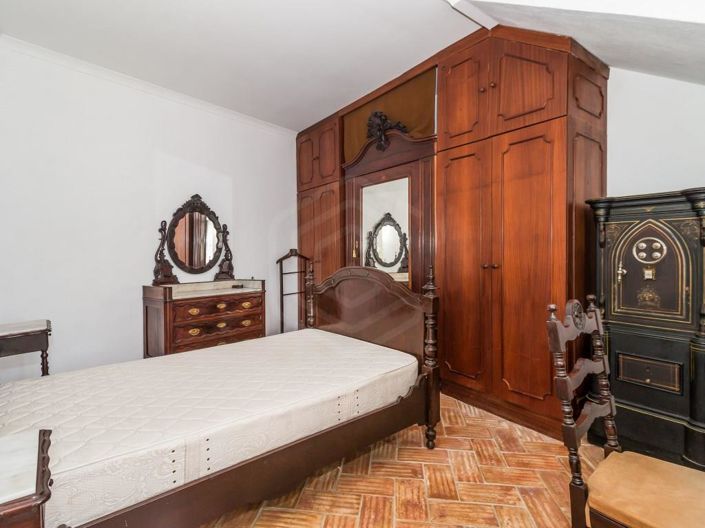 Image No.12-7 Bed House for sale