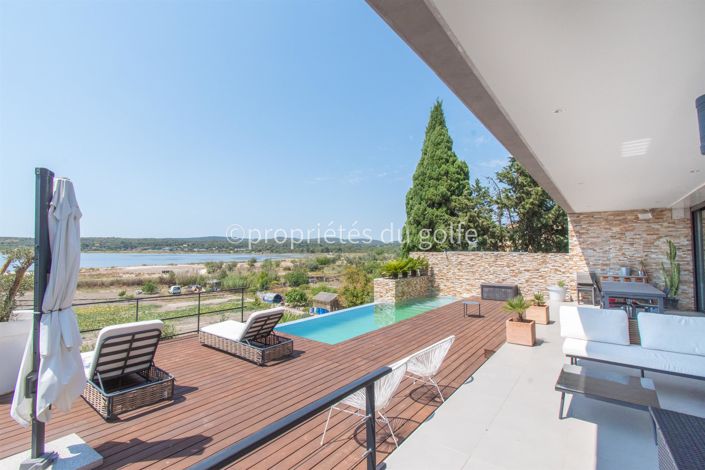Image No.1-4 Bed House for sale