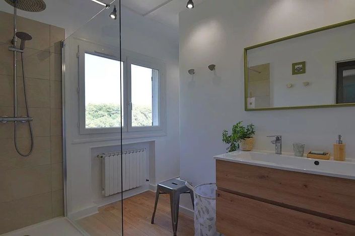 Image No.9-3 Bed House for sale