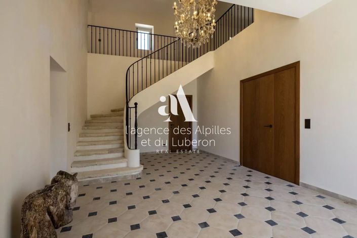 Image No.6-9 Bed House for sale