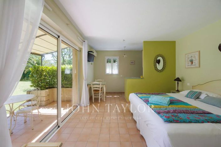 Image No.14-10 Bed House for sale