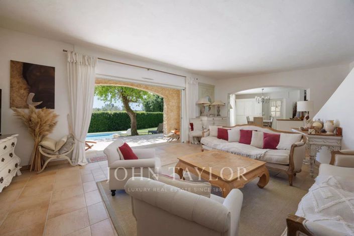 Image No.22-10 Bed House for sale