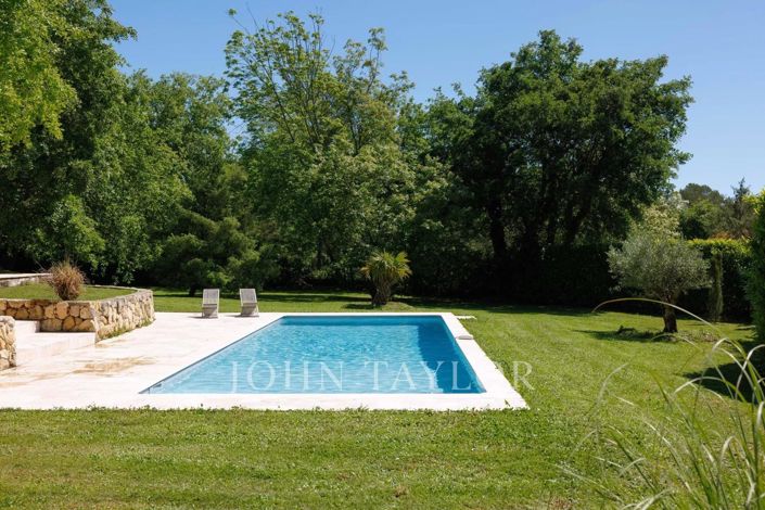 Image No.30-10 Bed House for sale