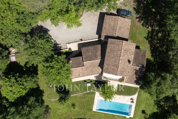 Image No.31-10 Bed House for sale