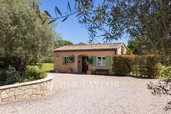 Image No.5-10 Bed House for sale