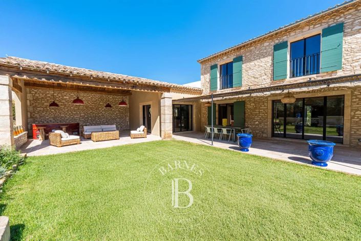 Image No.2-6 Bed House for sale