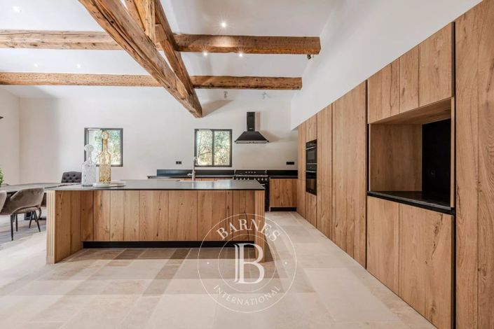 Image No.4-6 Bed House for sale