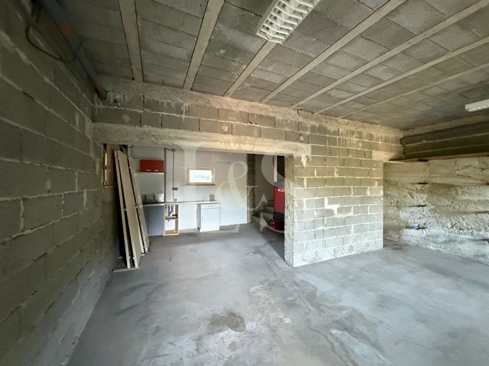 Image No.11-2 Bed House for sale