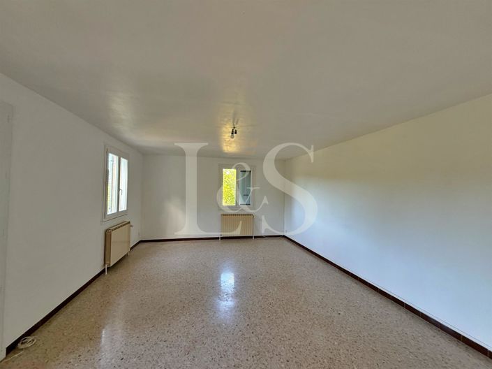 Image No.6-2 Bed House for sale