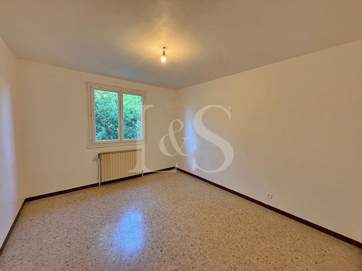 Image No.9-2 Bed House for sale