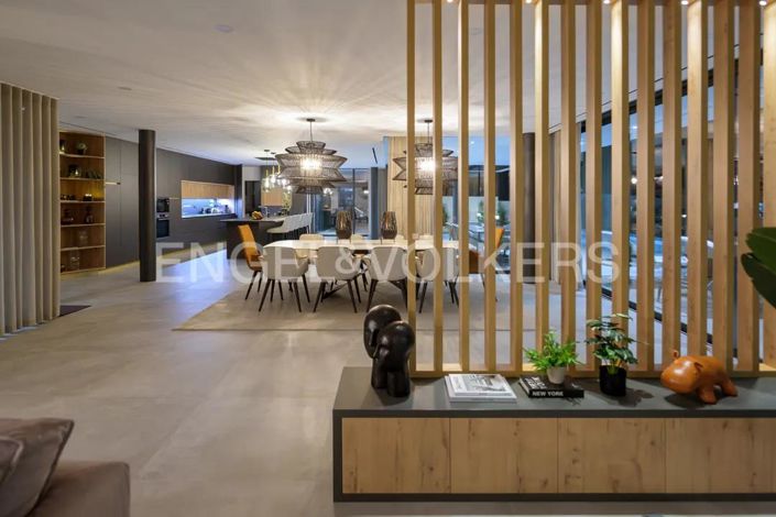 Image No.12-5 Bed House for sale