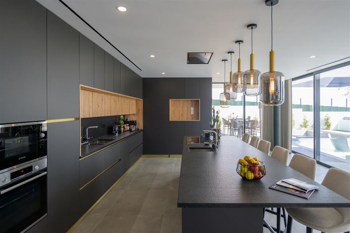 Image No.13-5 Bed House for sale