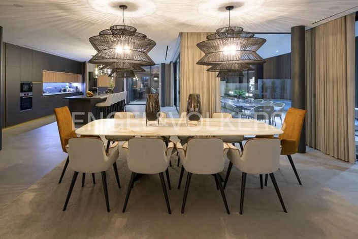 Image No.17-5 Bed House for sale