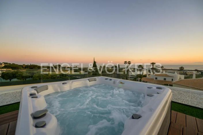 Image No.3-5 Bed House for sale