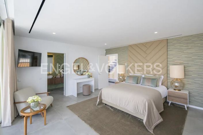 Image No.31-5 Bed House for sale