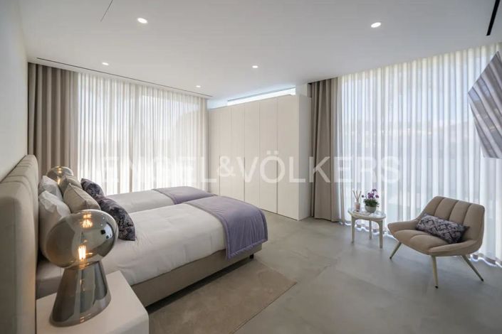 Image No.33-5 Bed House for sale