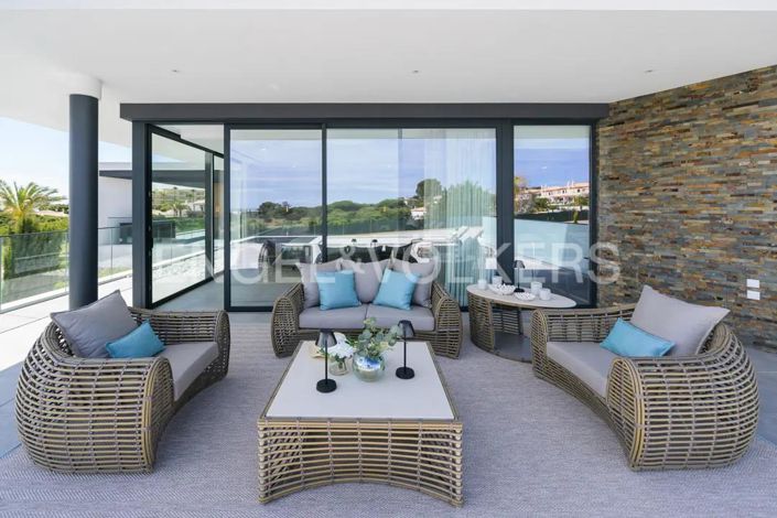 Image No.38-5 Bed House for sale