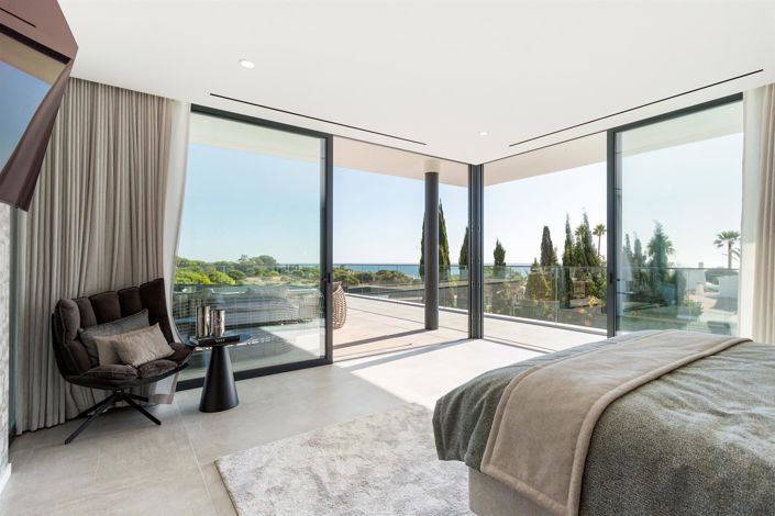 Image No.43-5 Bed House for sale