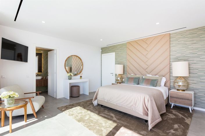 Image No.55-5 Bed House for sale