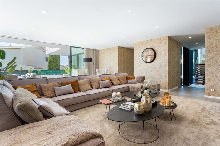 Image No.7-5 Bed House for sale