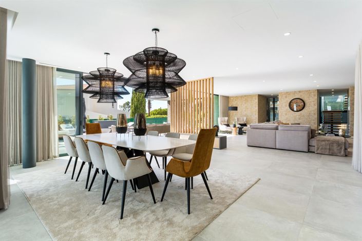 Image No.9-5 Bed House for sale