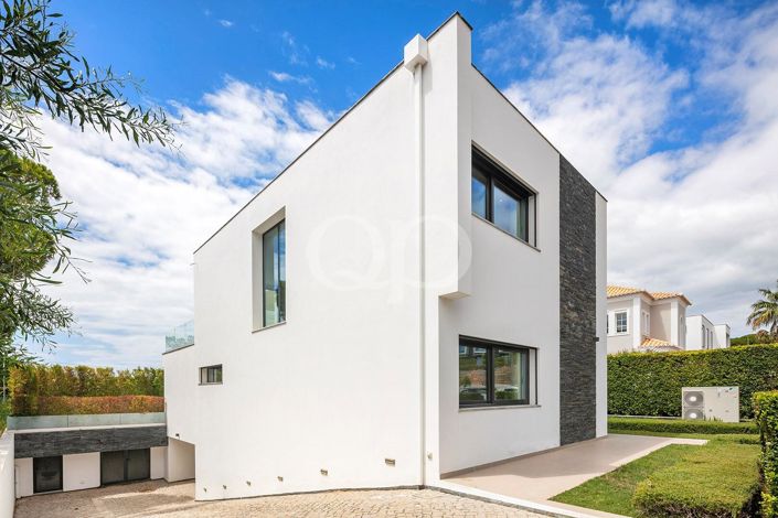 Image No.17-3 Bed House for sale