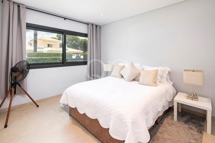 Image No.19-3 Bed House for sale