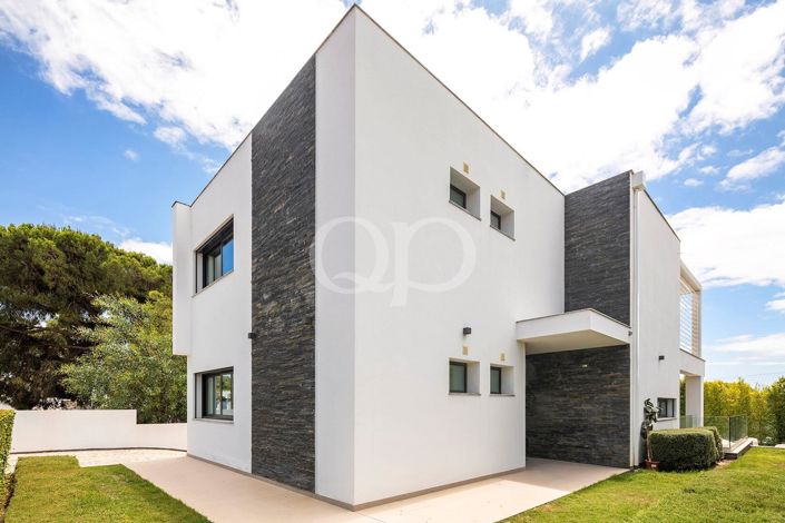 Image No.27-3 Bed House for sale