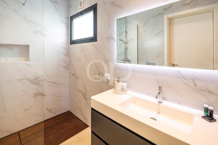 Image No.28-3 Bed House for sale