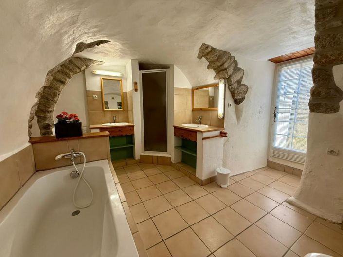 Image No.25-5 Bed House for sale