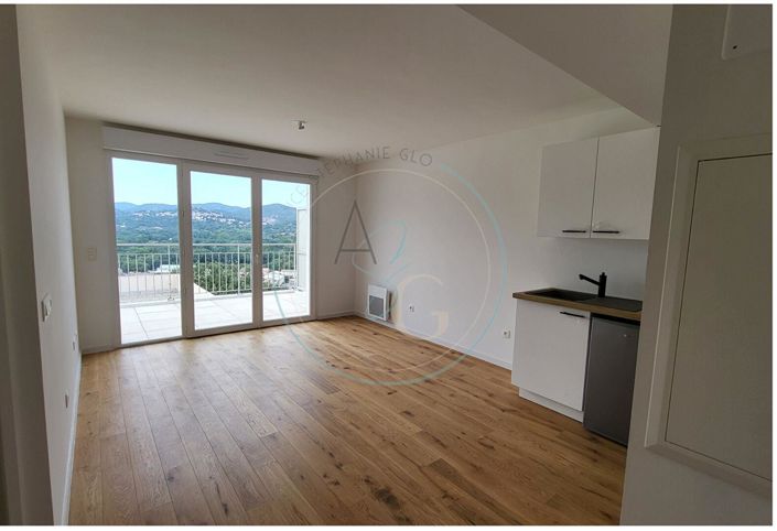 Image No.2-Appartement de 1 chambre à vendre à Cogolin