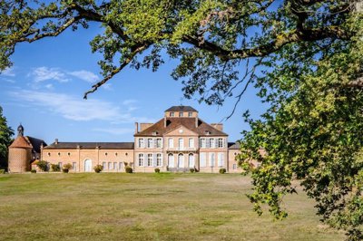 1 - Nevers, Property