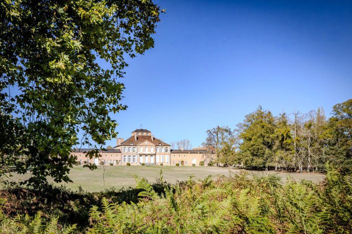 Image No.2-6 Bed Property for sale