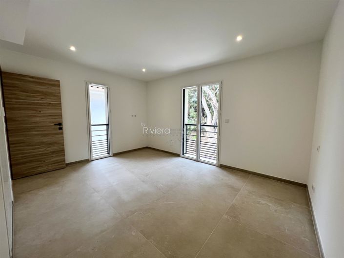 Image No.10-4 Bed House for sale