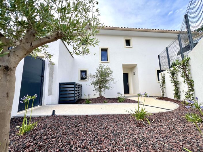 Image No.15-4 Bed House for sale