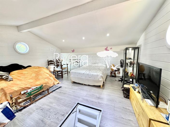 Image No.24-5 Bed House for sale