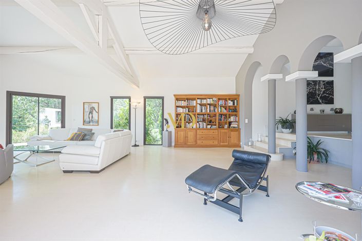 Image No.26-5 Bed House for sale