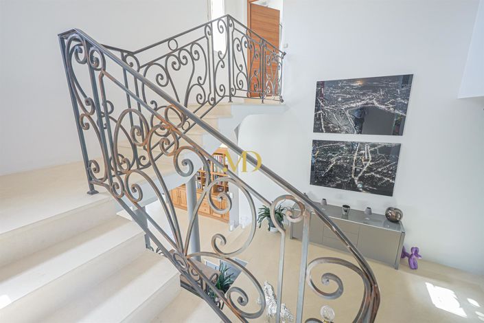 Image No.29-5 Bed House for sale