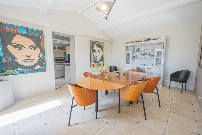 Image No.34-5 Bed House for sale