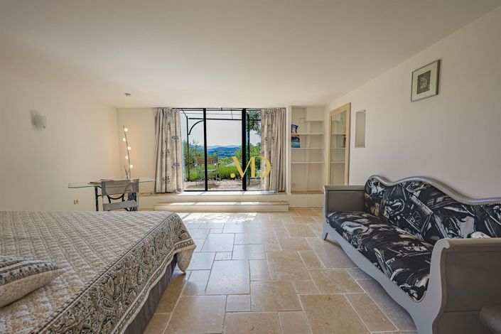 Image No.45-5 Bed House for sale