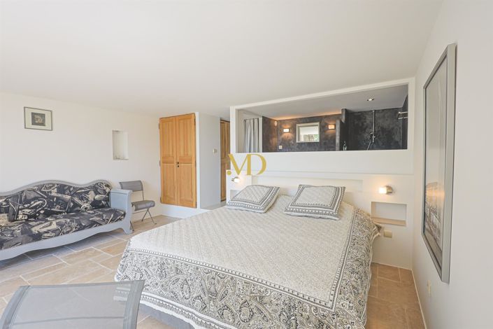 Image No.46-5 Bed House for sale