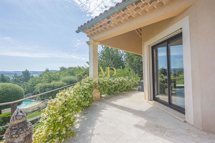 Image No.8-5 Bed House for sale