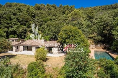 5 Bed House for sale