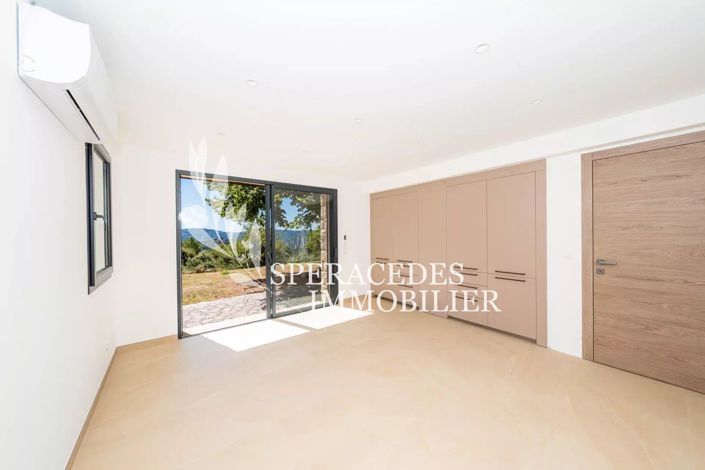 Image No.12-5 Bed House for sale