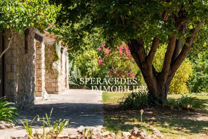 Image No.8-5 Bed House for sale