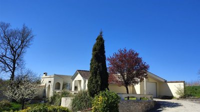 1 - Montaigu-de-Quercy, House