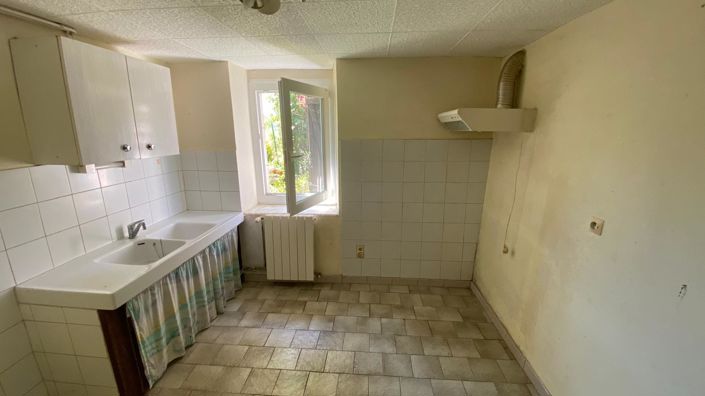 Image No.11-3 Bed House for sale